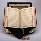 Şal + Tesbih +  Kuran Hediye Seti (Orta Boy, Gold Pleksi)